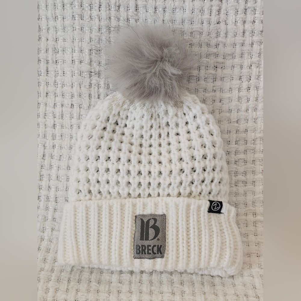 Women's Faux Fur Knitted Pom Beanie With Fleece Lining - Breckenridge